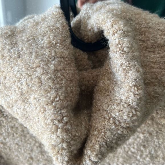 Gap Cozy Boucle Turtleneck Sweater, chunky, XS, tan, 25% merino wool, NWOT - Picture 6 of 12
